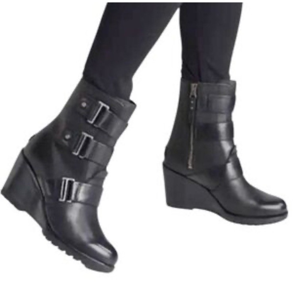 SOREL Black Leather Wedge Ankle Boots with Buckle Straps - Picture 12 of 12